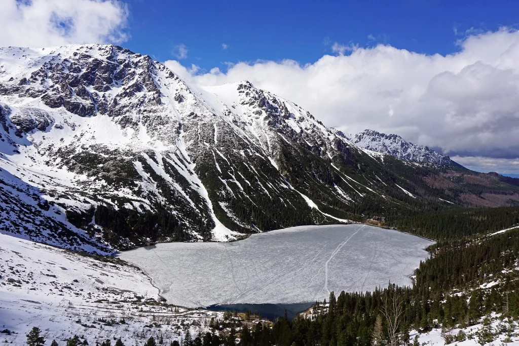 Morskie Oko i ściana Mięguszowieckich Szczytów